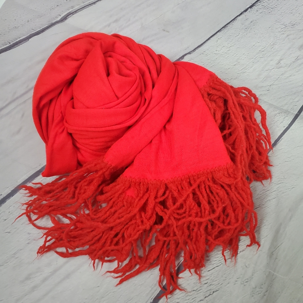 red fringe scarf - Picture 4 of 4